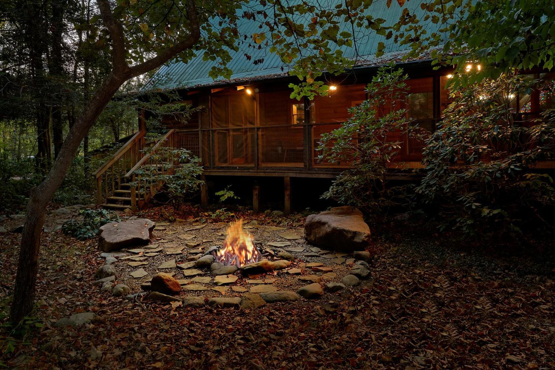 Creeksong Holiday Home Гатлинбург Экстерьер фото